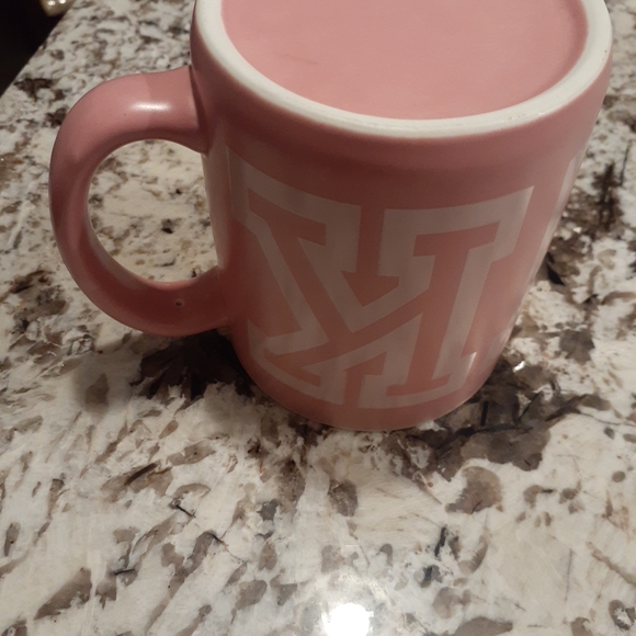 Victoria's Secret PINK 30 Oz Large Soft Pink Oversized Mug. - Picture 10 of 12
